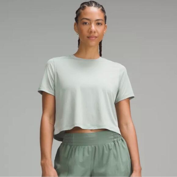 Lululemon NEW Ultralight Waist-Length T-Shirt Size 10 Jade Grey No-Stink Zinc™ - Picture 1 of 14